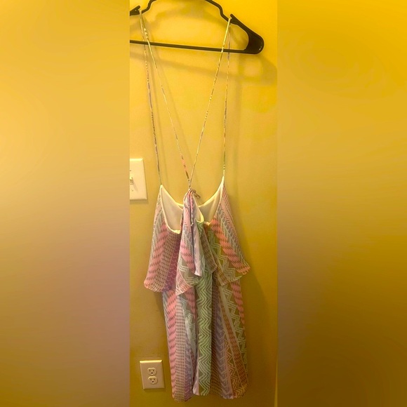 πMulti-Colored Sleeveless Aztec Mini Dress w/ Tie Back (size M)π - Picture 9 of 13